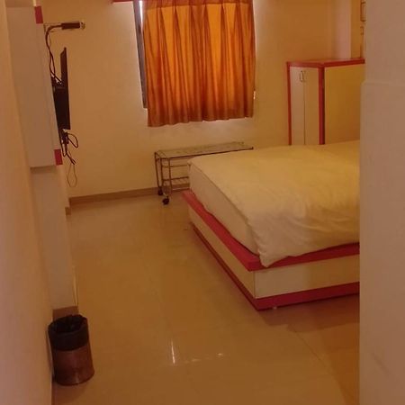 Hotel Paradise -Ahmedabad Eksteriør billede