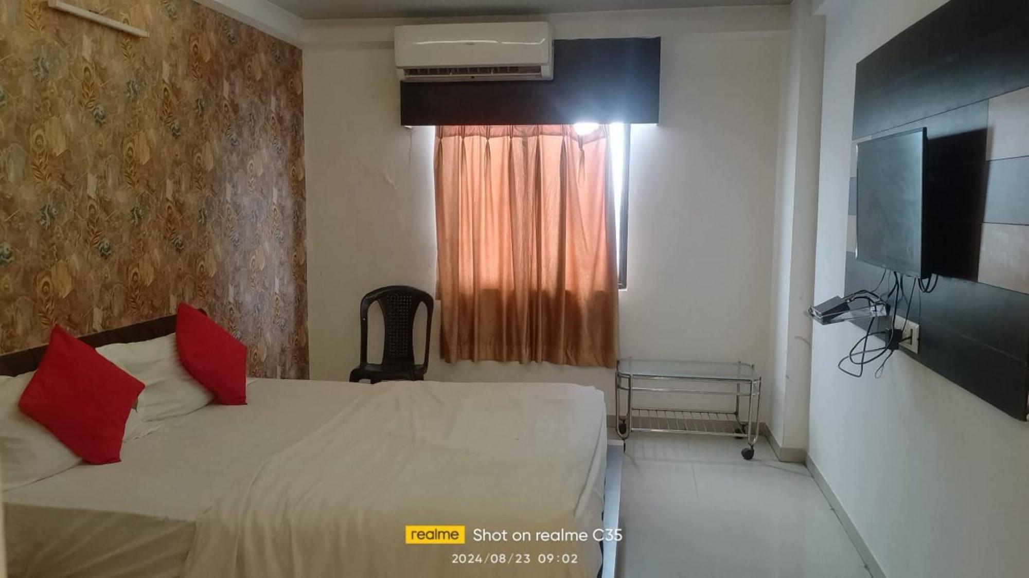Hotel Paradise -Ahmedabad Eksteriør billede