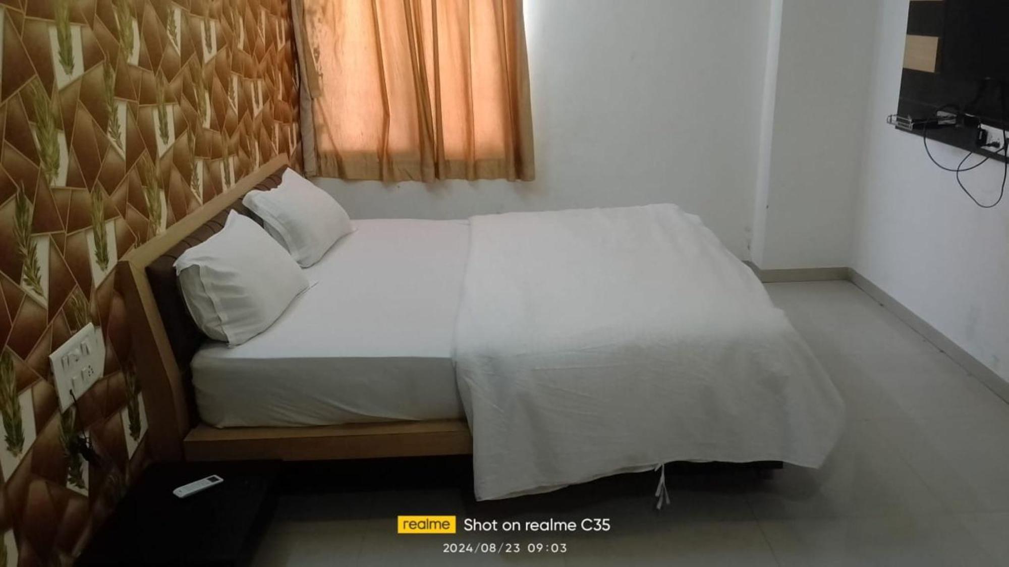 Hotel Paradise -Ahmedabad Eksteriør billede