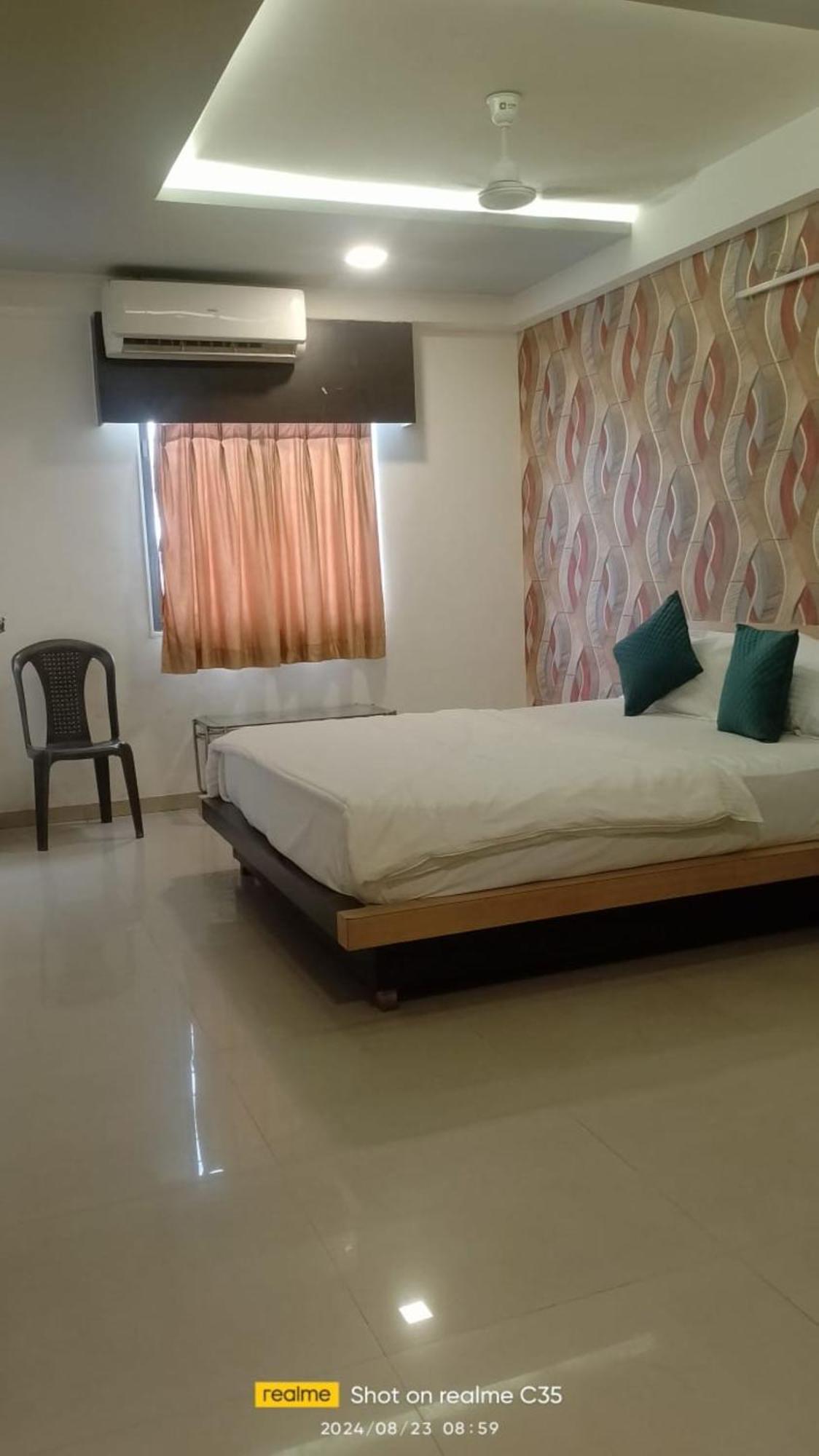 Hotel Paradise -Ahmedabad Eksteriør billede