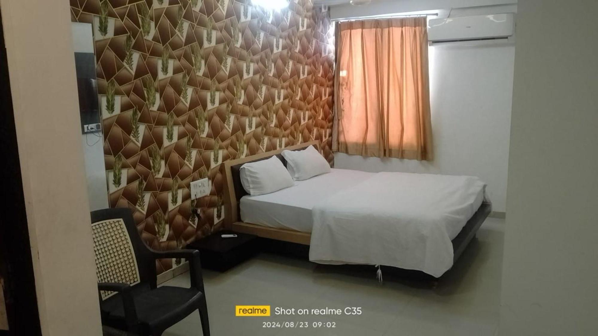 Hotel Paradise -Ahmedabad Eksteriør billede