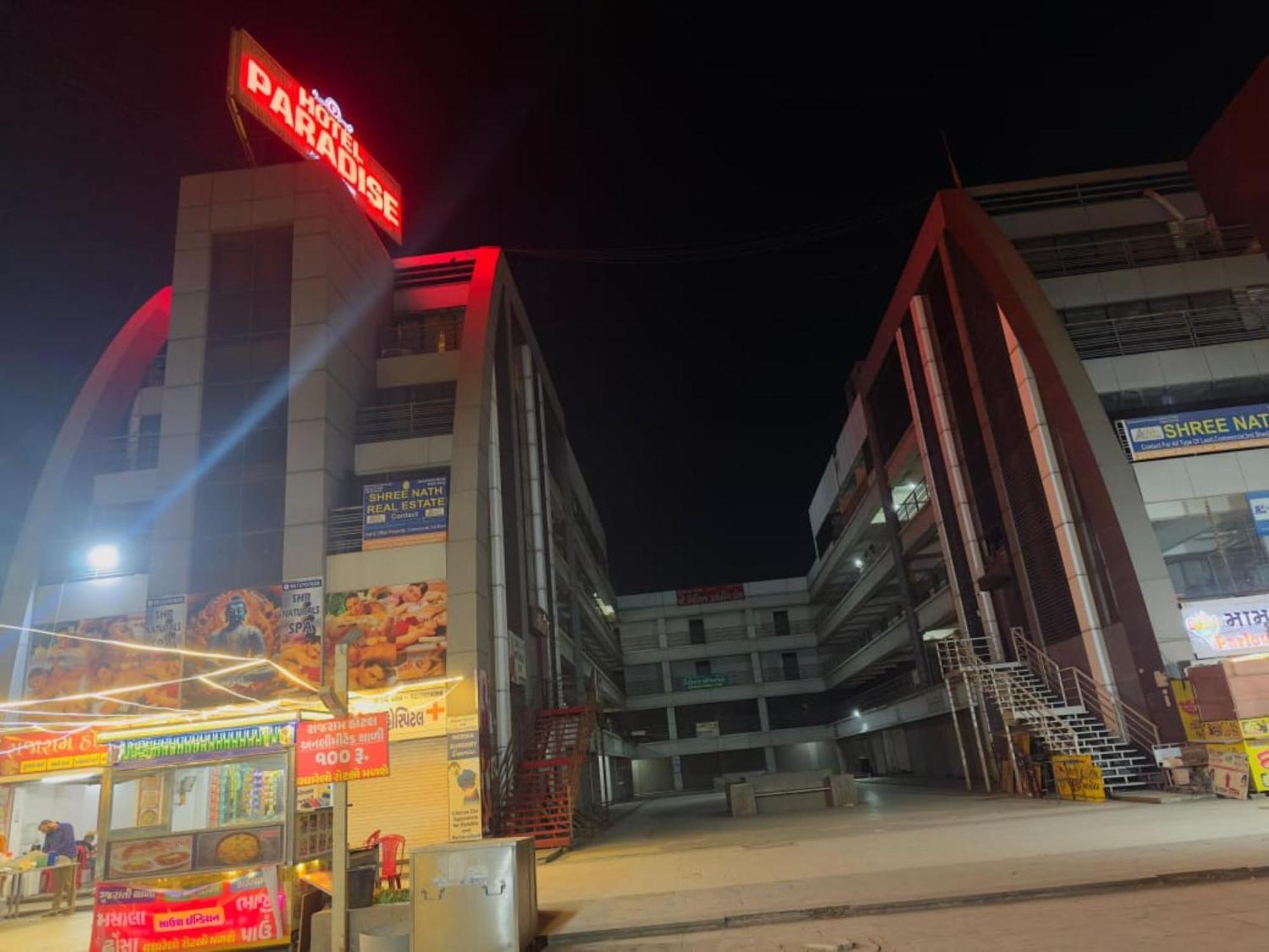 Hotel Paradise -Ahmedabad Eksteriør billede