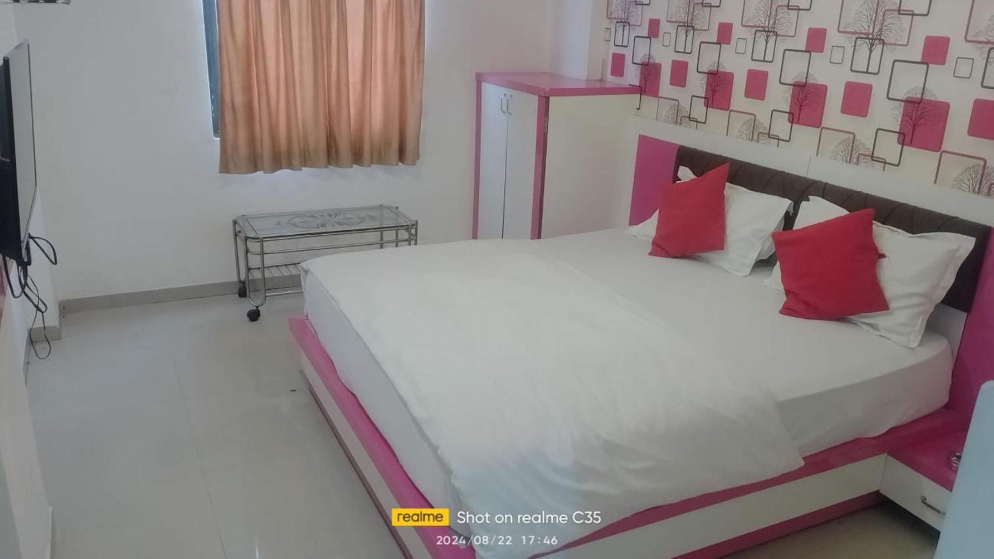 Hotel Paradise -Ahmedabad Eksteriør billede